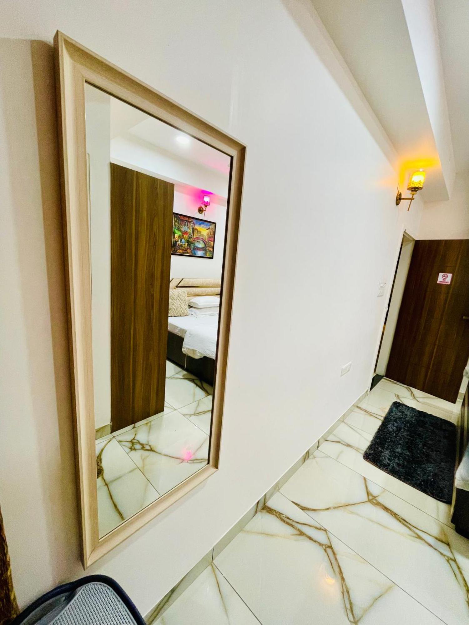 Airport Bliss Apartment+Balcony & Netflix + Prime Jaipur Exterior foto